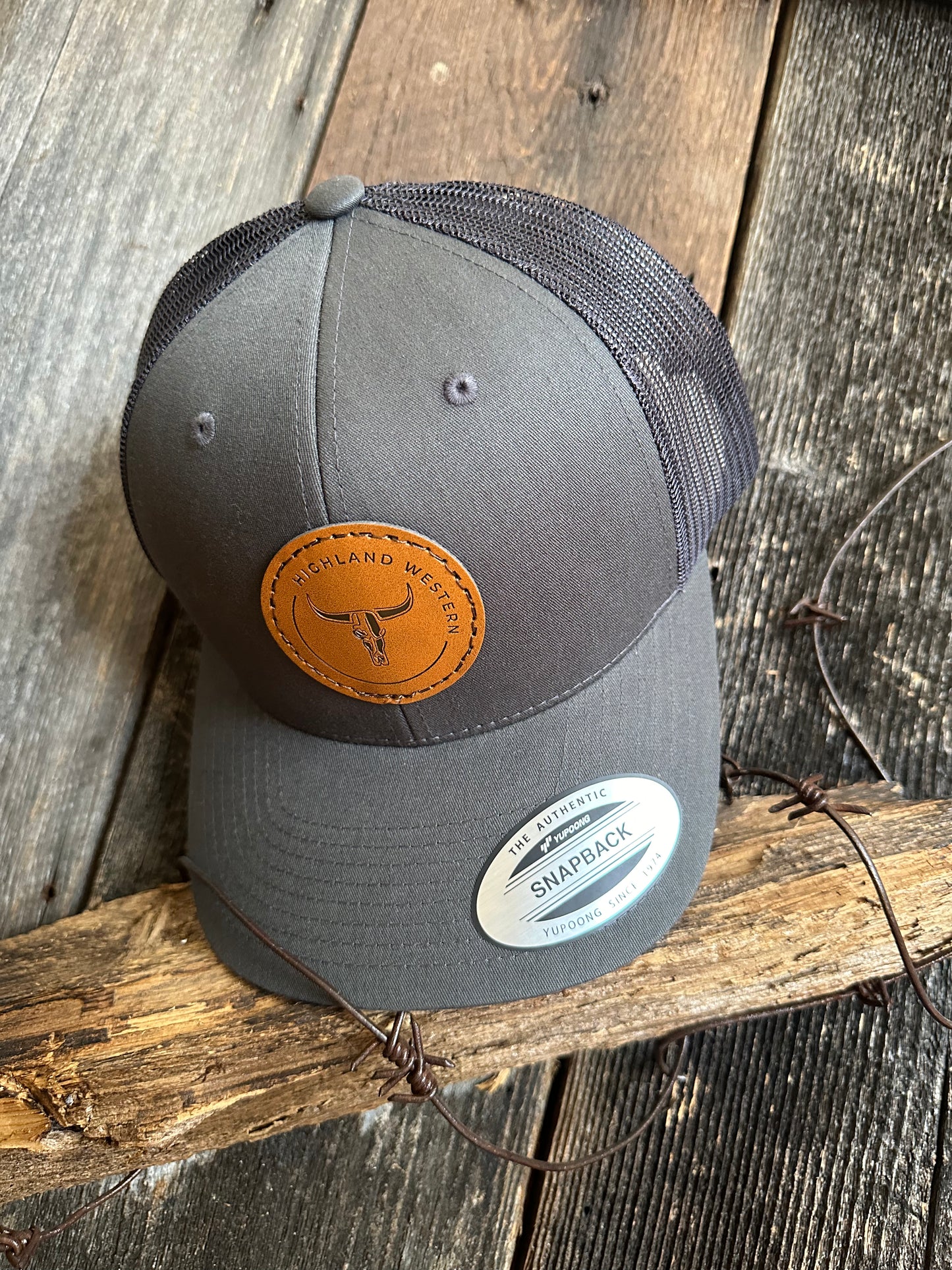 Casquette Grise Signature Cuire