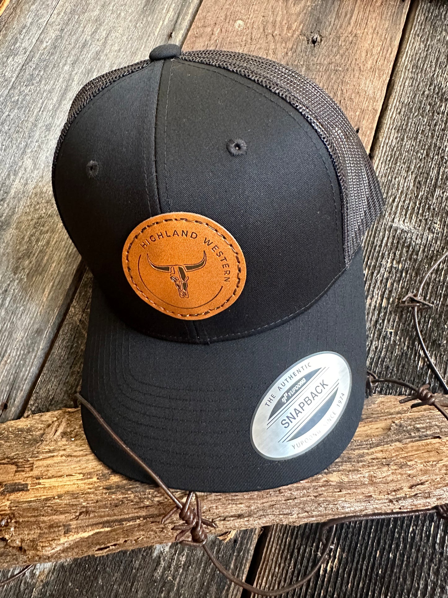 Casquette Noir Signature Cuire